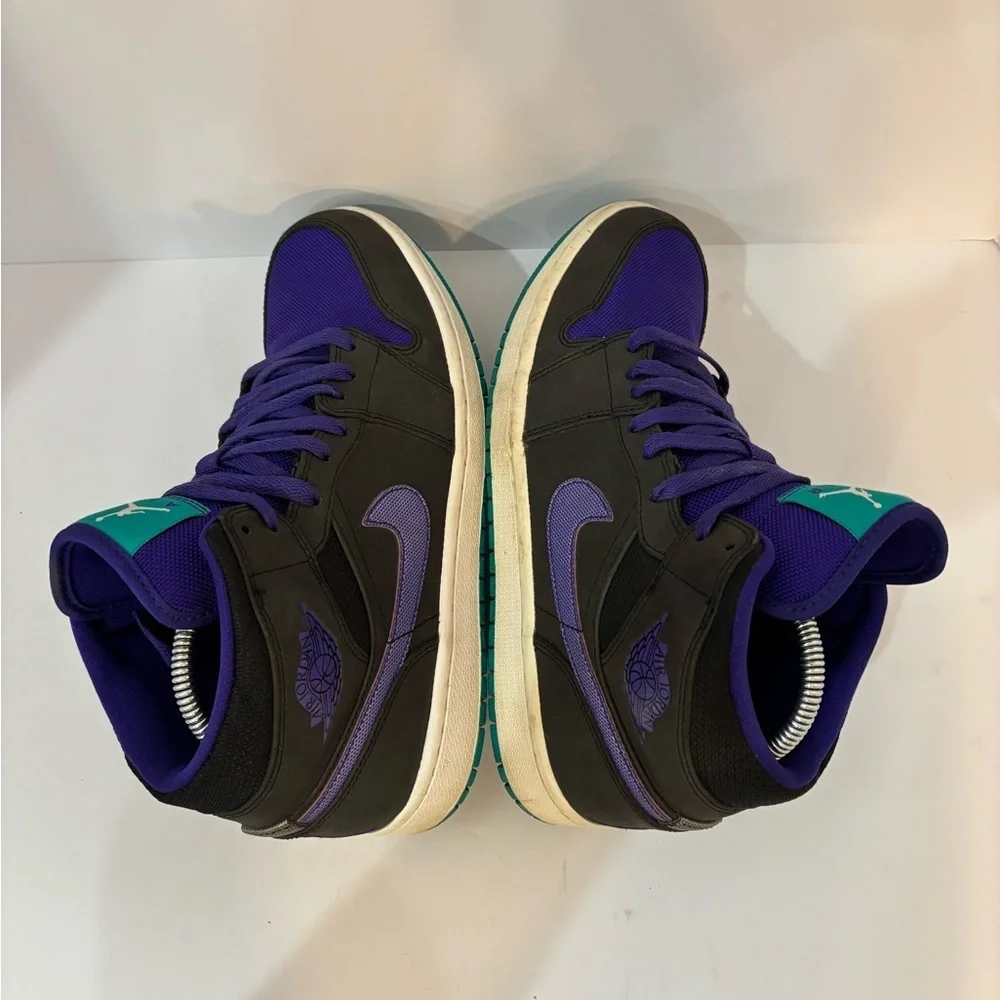 Jordan 1 mid grape size 9